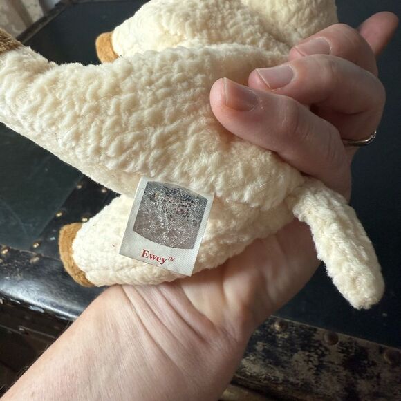 TY Beanie Baby 1999 Ewey the Lamb - Picture 5 of 6